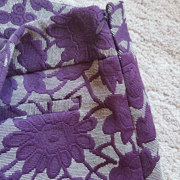 Ann Taylor Loft Burgandy Skirt size 6 - Picture 3 of 5